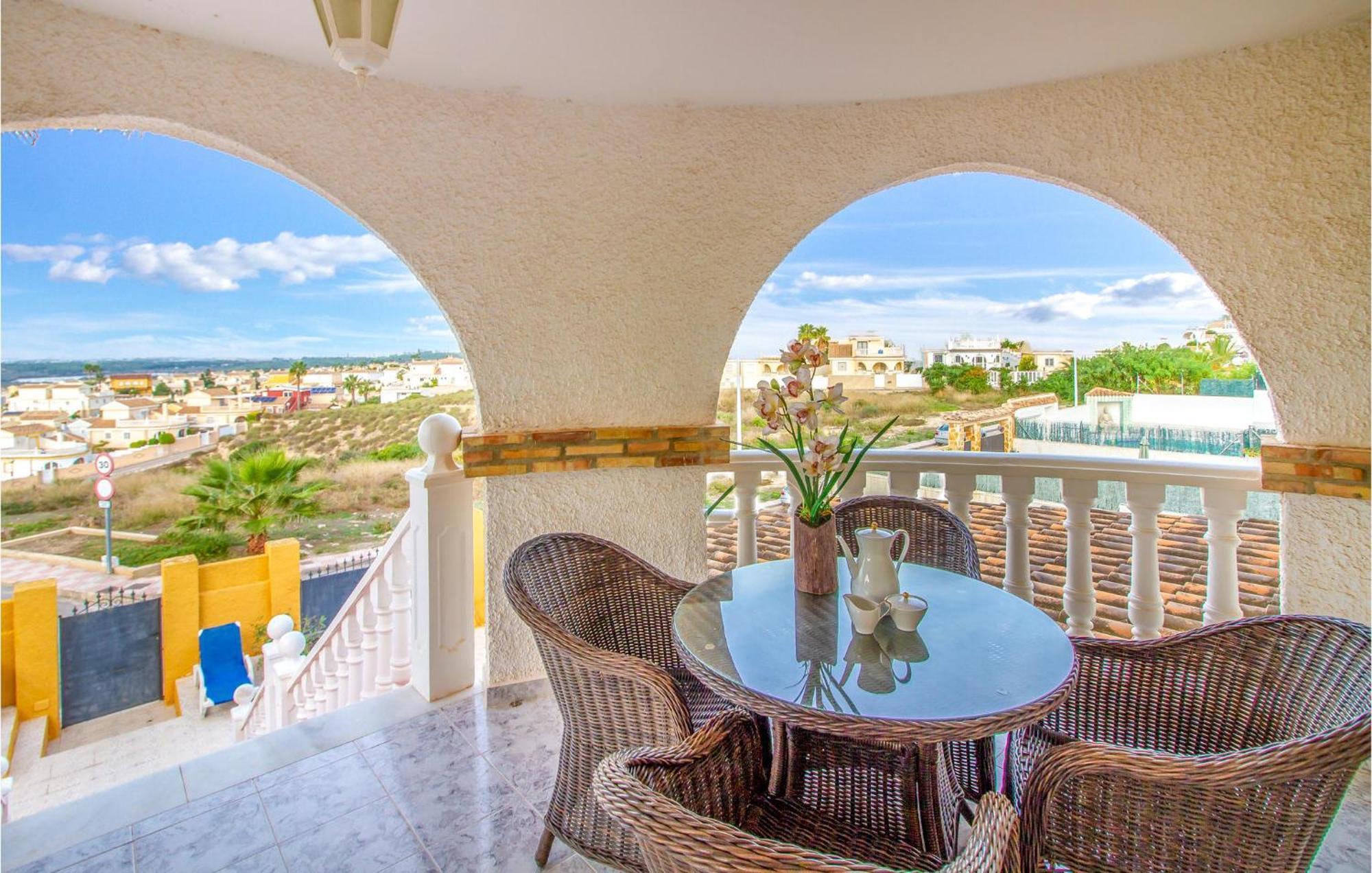 Beautiful Home In Gran Alacant With Kitchen Santa Pola Kültér fotó
